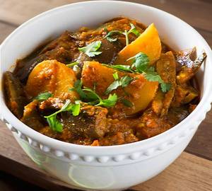Aaloo baigan ki sabzi...half