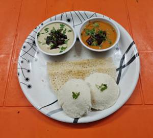 2 Dosa, 2 Idli Chutney