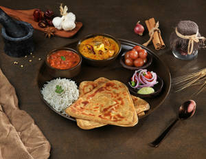 Chicken Lababdar Thali