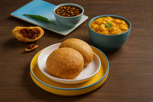 Kachori [2 Pieces] With Sabzi