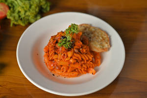 Arrabbiata Pasta Chicken (red Sauce)