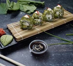 Spinach Sprinkled Sushi