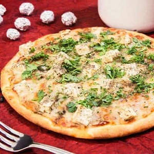 Spicy Tangy Paneer Pizza