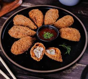 Chicken Kurkure Momos [8 Pieces]