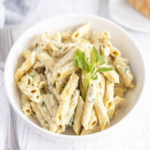 Garlic Alfredo Penne Pasta