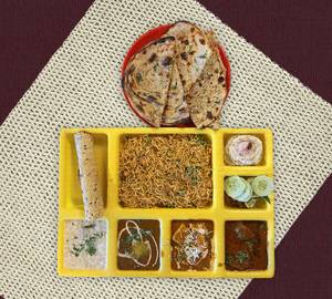 Standard Naan Thali + Sweet Lassi