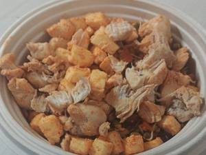 Hi Power Salad With Chicken And Sprouts (Energy 240kcal Protein: 26g)