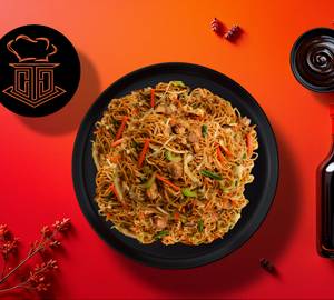 Soyachunk Chowmein + Tomato & Chilli Sauce, Quan - 1 Large (750 ml) Cntnr.