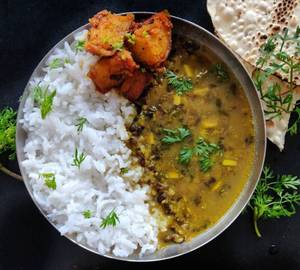 Rice+ dal+alu fry bowl+cold drinks