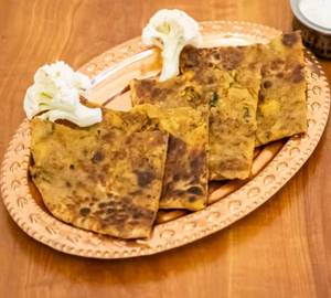 Gobhi  Paratha With Curd [1 Piece]