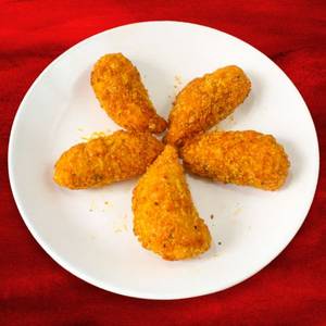 Paneer Momos- Kurkure