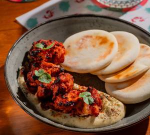 Kashmiri Chicken With Beiruty Hummus