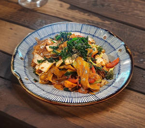 Sen Yai Phad Kheemao Veg