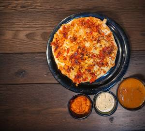Onion tomato uttapam