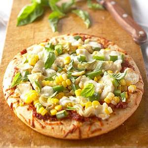 Corn and capsicum pizza