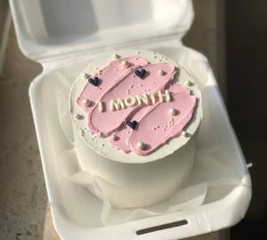 Eggless Pink Delight Vanilla Mini Cake (250 Grams)