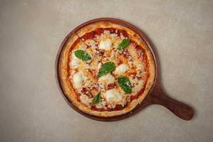 Classic Margherita Pizza