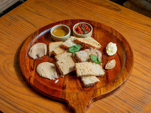 BREADS & BUTTERS (new)