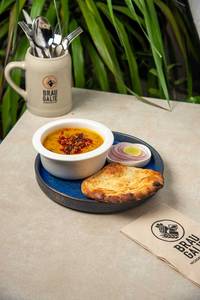 Shahi Dal Tadka With Chef's Spl Bread