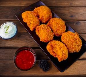 Chicken and cheese kurkure momos