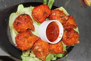 Achari Tandoori Paneer Momos