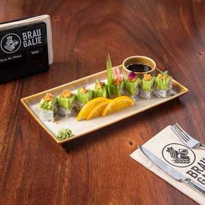 Crispy Avocado Maki Roll ( 8 Pcs)
