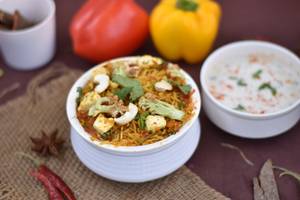 Dum Biryani With Raita