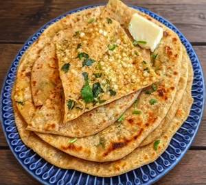 2 Paneer paratha with ketchup