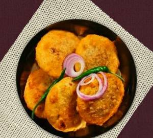 Aloo Pyaz Kachori 2 piece