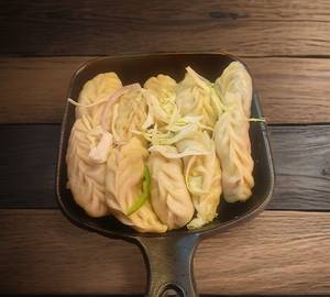 Veg momos [10 pieces]