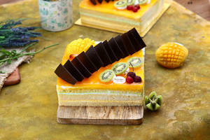 Kiwi Mango Open Face Cake