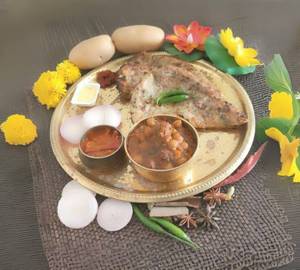 Stuffed Aloo Kulcha With Chana [1 Piece]