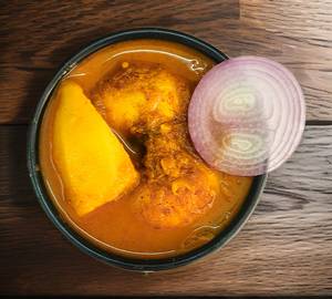 Dimer Dalna [2 Eggs] With Aloo [1 Piece]