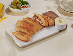 Paneer Tikka Stuffed Garlic Breadsticks + Chees...