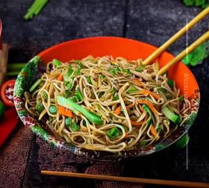 Veg Hakka Noodles 