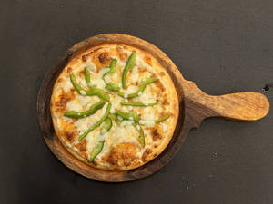 Cheese and capsicum pizza