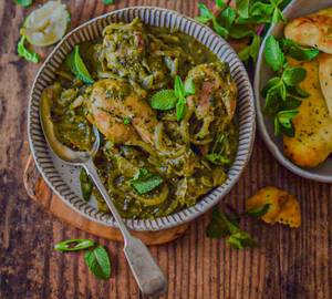 Dhaniya Pudina Chicken Curry