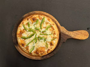 Onion capsicum pizza