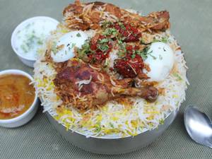Hyderabad Zyqa Chicken Biryani Handi (2 Pcs)