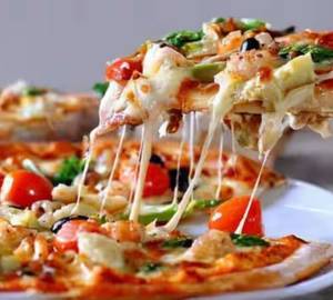 Cheesy Veg Pizza-7 Laded &Melty