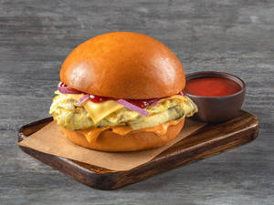 Bun & Cheese Omelette