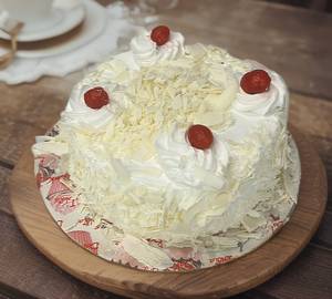 White Forest Cake [ 300 Gm ]