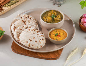 Saag Wala Chicken - Everyday Thali