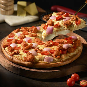 Spicy Chicken Cheese Burst Pizza