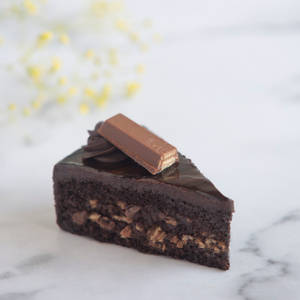 Chocolate Kit Kat Pastry ( 1 Pc )