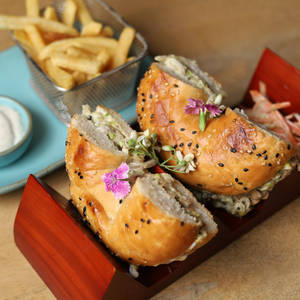 Peri Peri Cottage Cheese Bagel