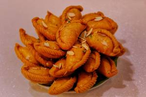 Gujiya