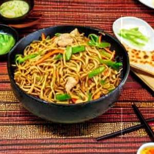 Chicken Khao Phad Noodles