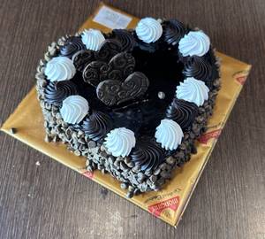 Dutch Heart Chocolate Cake (500 Gm)