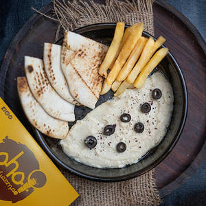 Hummus With Khubus